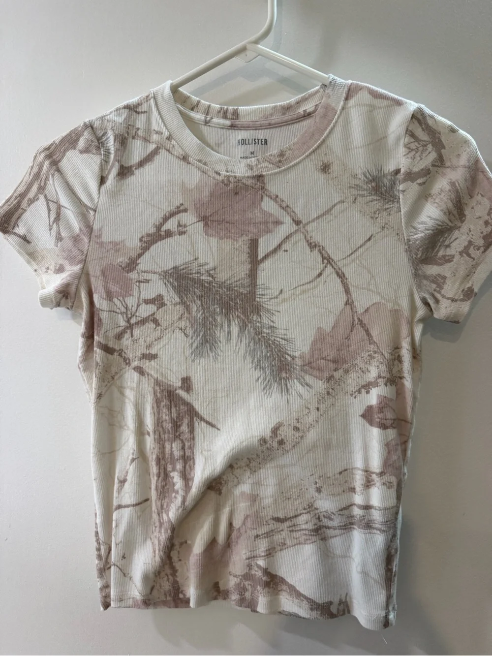 Hollister Cream Short Sleeve Crewneck Tee with Taupe Botanical Print